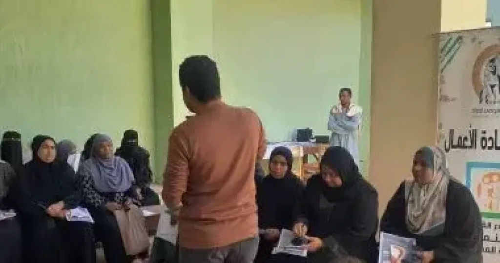 تنفيذ سلسلة برامج ريادة الأعمال وجلسات الدوار بأسوان