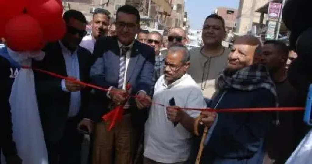 وكيل تموين الأقصر ورئيس مدينة إسنا يفتتحان سوق اليوم الواحد رقم 41 لدعم المواطن