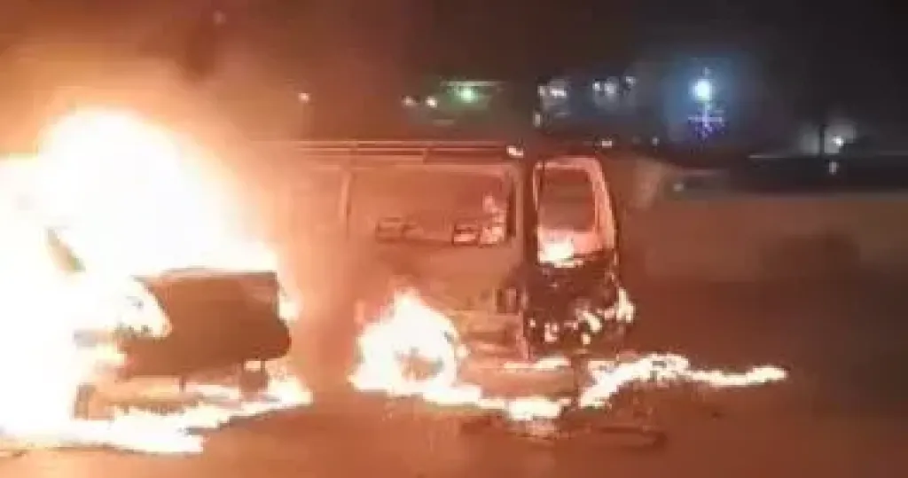 نشوب حريق بسيارة نقل محملة بالكرتون على صحراوى المنيا دون خسائر فى الأرواح