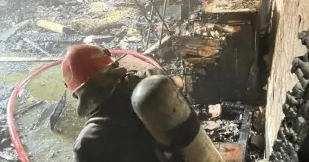 السيطرة على حريق بمنزل مكون من 3 طوابق بالفيوم