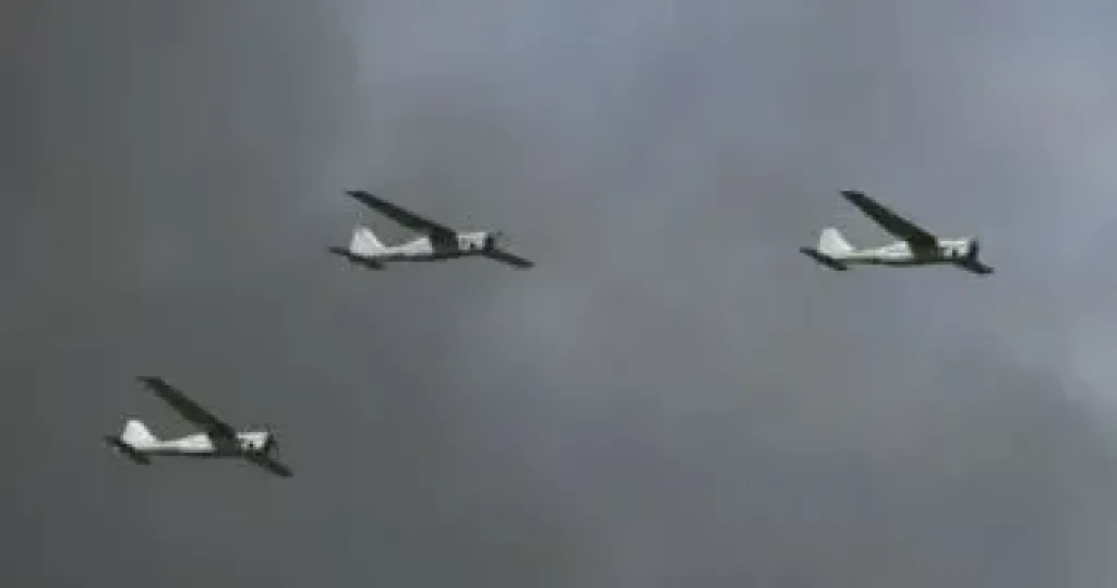 تعليق الملاحة فى مطار آيندهوفن الهولندى بعد رصد مسيّرات