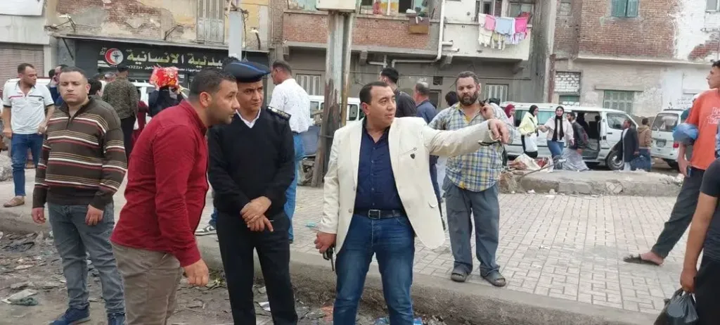 بطيشة ومكى يقودان حملة مكبرة وإزالة ١٤٣٥ مخالفة إشغال طريق بشوارع كفر الدوار