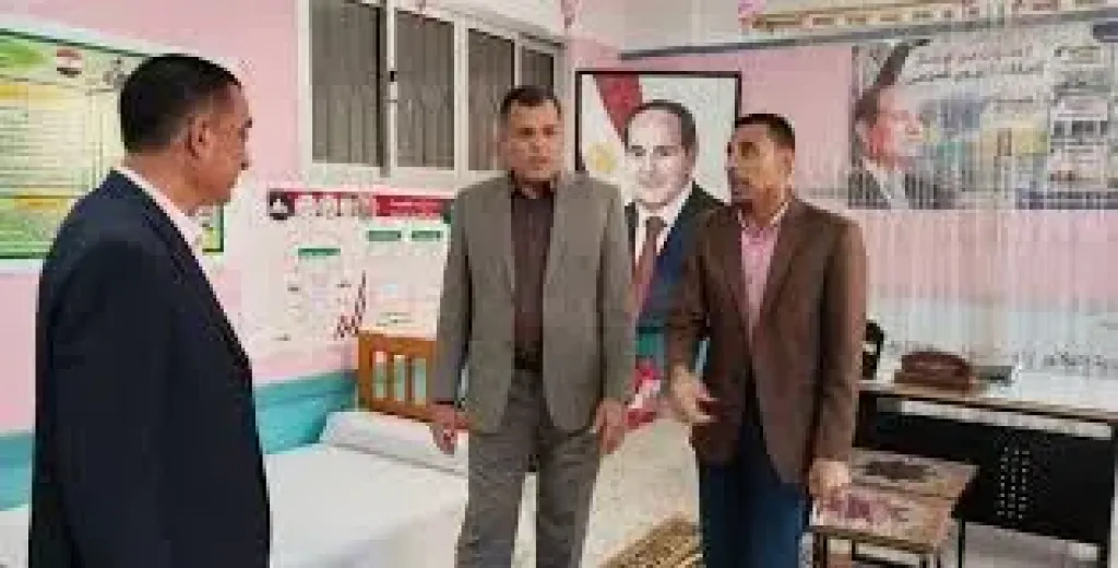 مدير تعليم دمياط يتفقد مدارس الزرقا لمتابعة تجهيز المقرات الانتخابية