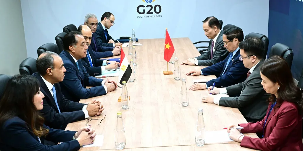 رئيس وزراء فيتنام لنظيره المصرى: ندرس توقيع اتفاق تجارة حرة مع مصر