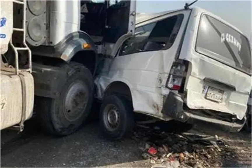 إصابة 6 أشخاص في تصادم تريلا وميكروباص بالإسكندرية