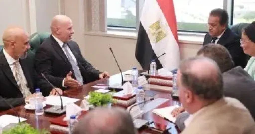 وزير الصحة يبحث توطين تكنولوجيا الأجهزة الطبية وتطوير الخدمات التشخيصية