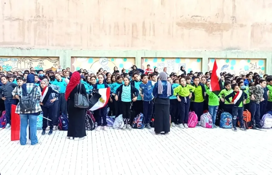 شريف فتحى يتايع مدرسةامينةالسعيد للغات بالاسكندرية