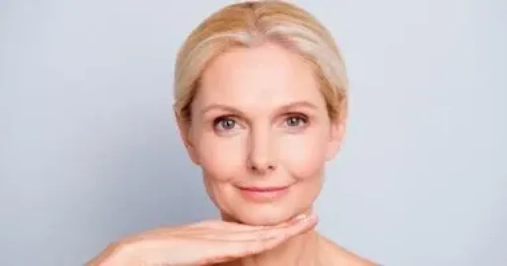 هل كريمات مكافحة الشيخوخة فعّالة حقًا؟.. مكونات تأكدى من وجودها بالمنتج