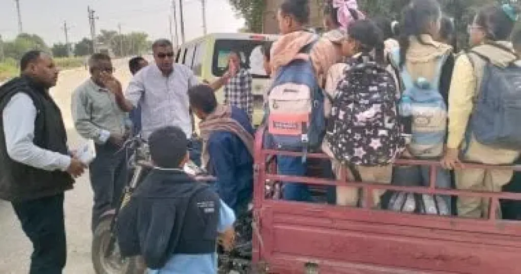 مصادرة تروسيكل خلال حملة مكبرة بقوص فى قنا لتعريضه حياة التلاميذ للخطر