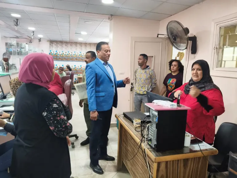 محافظ أسيوط يوجه بتكثيف المتابعة لأعمال لجنتي التقنين والتصالح بمركز