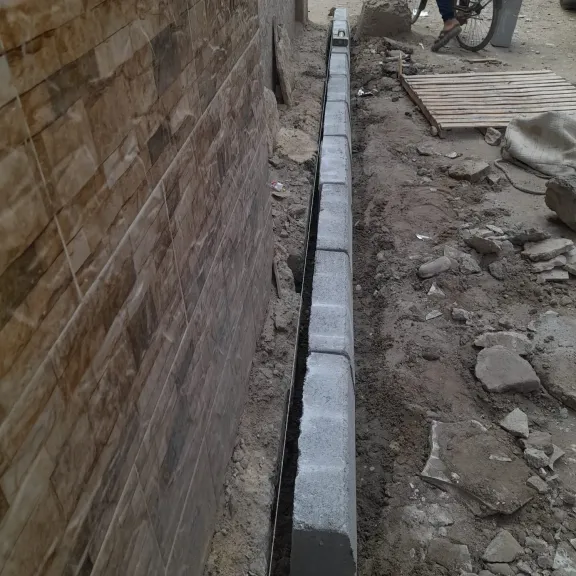 محافظ أسيوط يؤكد استمرار حملات تسوية وتمهيد الشوارع وبدء تركيب البلدورات