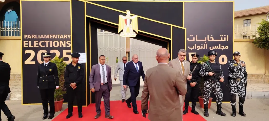 رئيس الهيئة العربية للتصنيع يُدلي بصوته في انتخابات مجلس النواب |صور