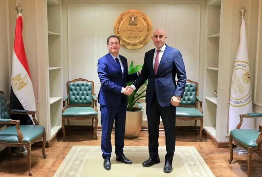 وزير التربية والتعليم يستقبل السفير الفرنسي بالقاهرة لبحث سبل تعزيز التعاون في مجال تطوير التعليم الفني والمشروعات التعليمية المشتركة