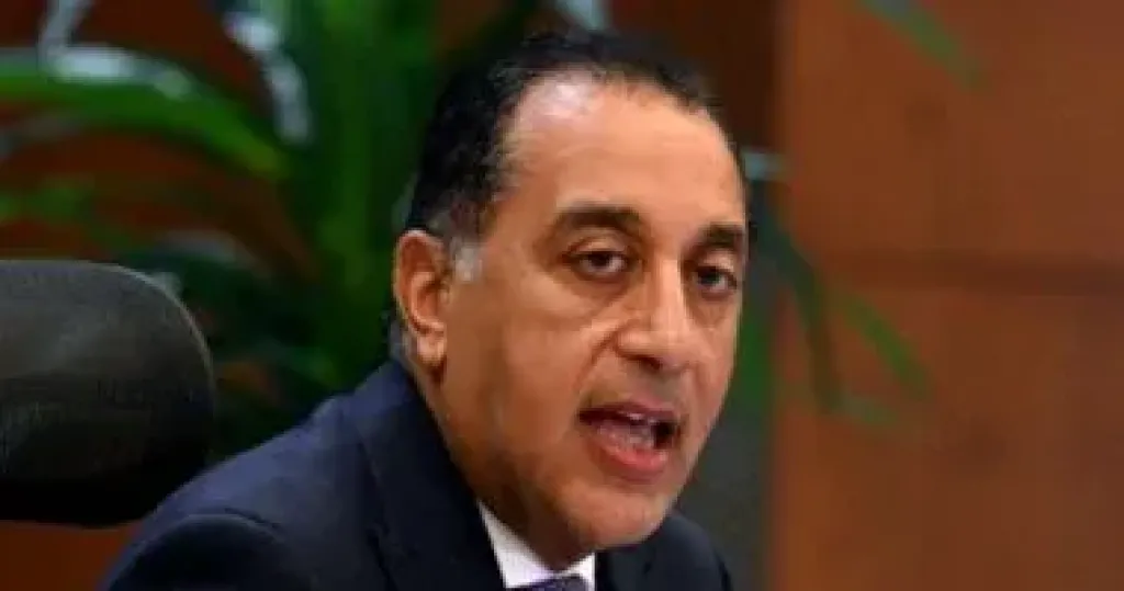 رئيس الوزراء يصل أنجولا للمشاركة في قمة الاتحاد الأفريقي والاتحاد الأوروبي