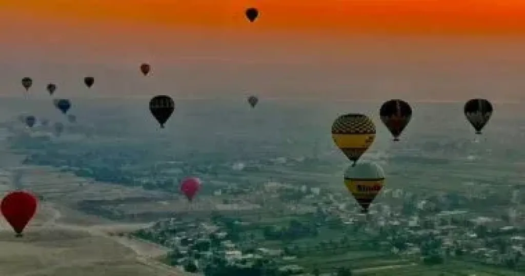 إلغاء رحلات البالون الطائر في سماء الأقصر لشدة الرياح المتوقعة صباحاً