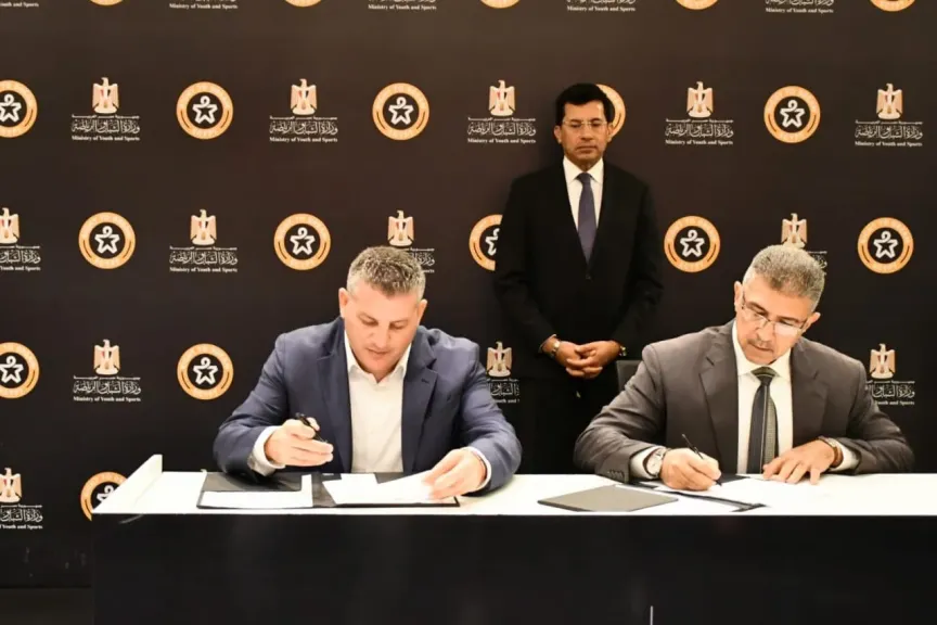 وزير الرياضة يشهد توقيع  بروتوكول تعاون مع اكاديمية رايت تو دريم لدعم المواهب بكرة القدم