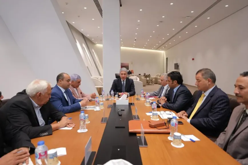 وزير السياحة والآثار يعقد اجتماعاً موسعاً لبحث مقترحات تطوير المتحف المصري بالتحرير