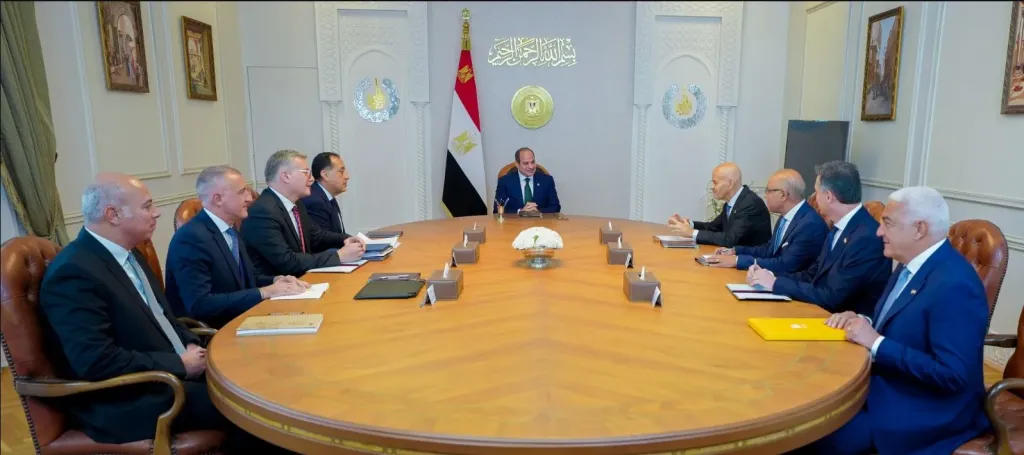 الرئيس التنفيذي لـ«إيني» الإيطالية يُشيد بجهود الدولة المصرية للتيسير على المُستثمرين