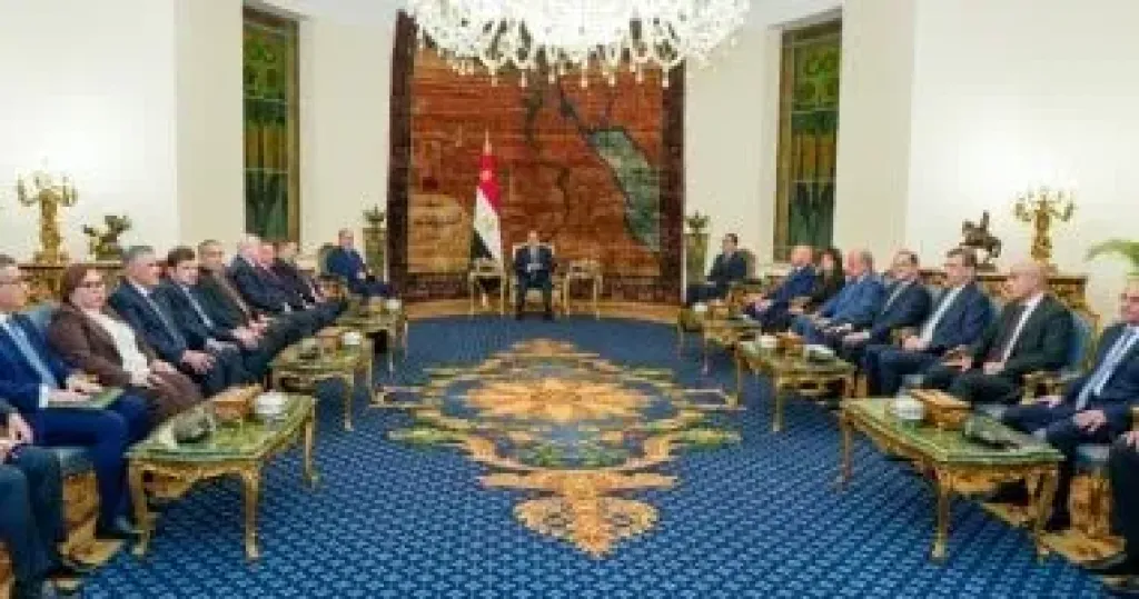 الرئيس السيسى يثمن انعقاد الدورة التاسعة للجنة العليا المصرية الجزائرية فى القاهرة