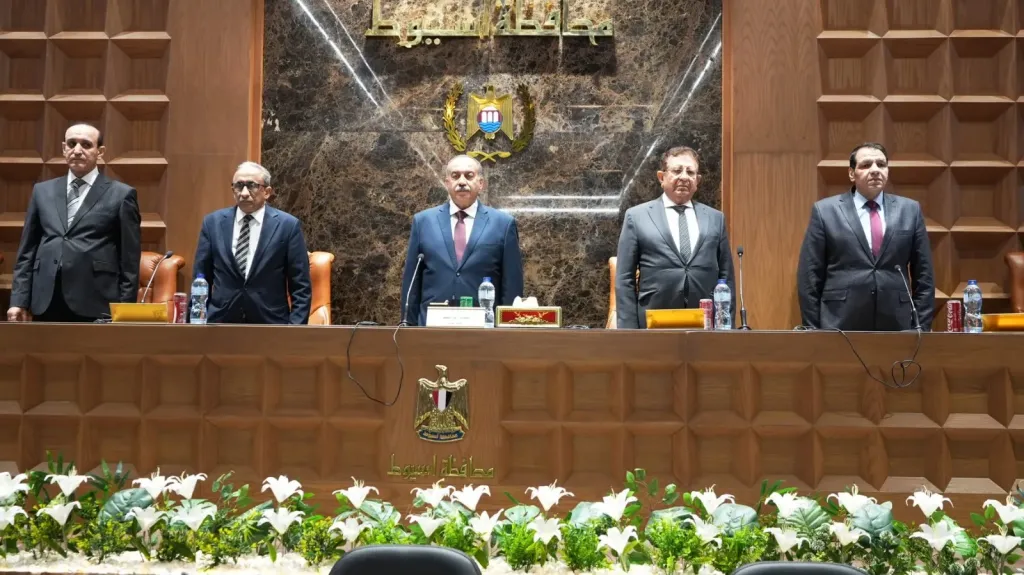 محافظ أسيوط يطلق شراكة استراتيجية مع مجلس الوحدة الاقتصادية العربية لتعزيز