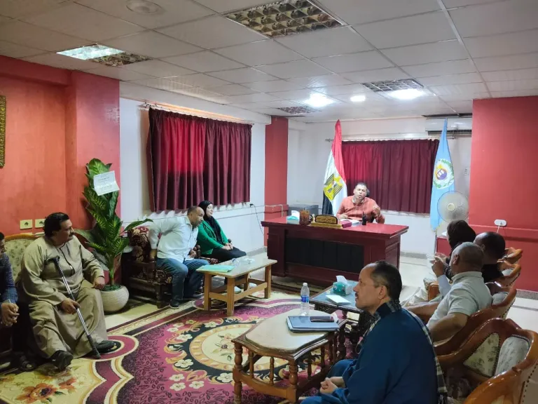 محافظ أسيوط يوجه برفع مستوى النظافة ومنع الفرز العشوائي للمخلفات