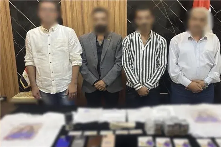 ضبط 4 أشخاص بحوزتهم مبالغ مالية لتوزيعها على المواطنين لصالح إحدى المرشحات