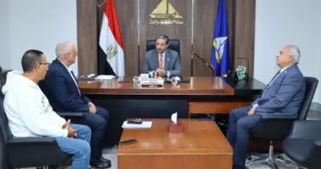 محافظ دمياط يناقش الخطة الحالية والمستقبلية لشركة طاقة غاز