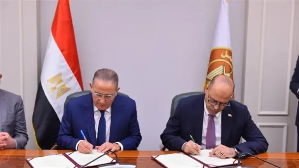 وزارة العمل: منصة رقمية موحدة لتسهيل استخراج تصاريح عمل الأجانب