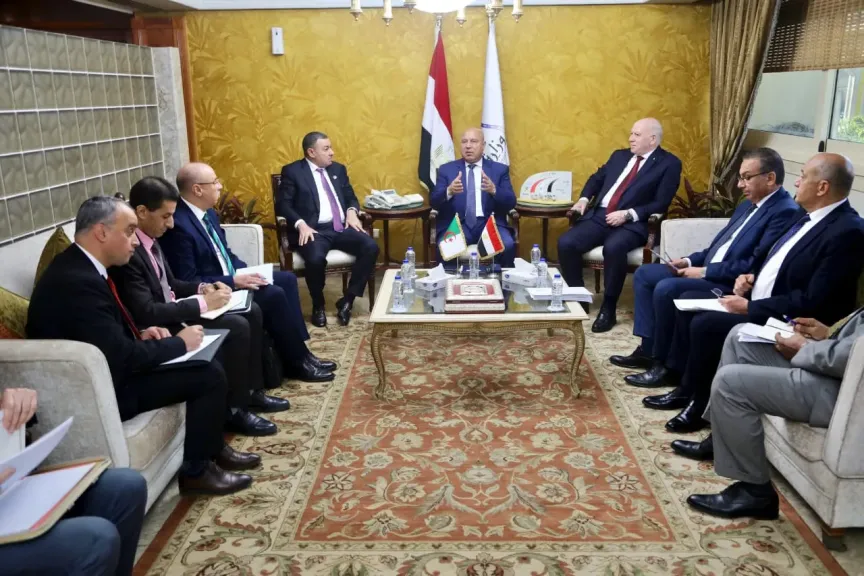 وزير الصناعة والنقل يبحث مع وزيري الصناعة والداخلية والنقل الجزائريين تدعيم  التعاون فى الصناعة والنقل