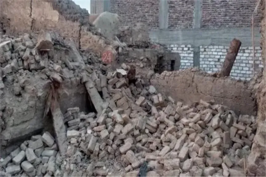 البحث عن ضحايا أسفل منزل نجع حمادي المنهار