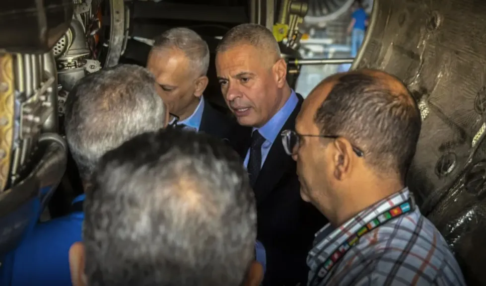 رئيس القابضة لمصر للطيران يتفقد مواقع العمل بشركة «مصر للطيران للصيانة والأعمال الفنية» ..  ويشيد بجهود العاملين عقب اجتياز تفتيش EASA