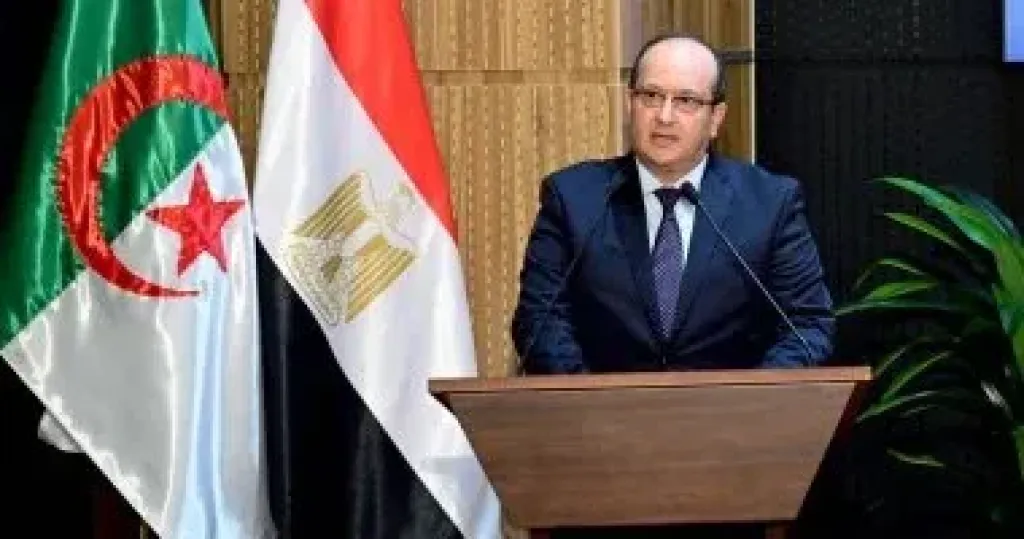 الوزير الأول بالجزائر: لدينا شركات مصرية تعد نموذجا للمثابرة ودليلا للنجاح