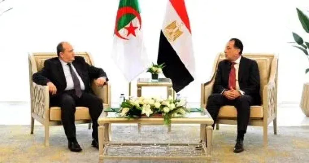 رئيس الوزراء ونظيره الجزائرى يترأسان منتدى الأعمال المشترك بين البلدين