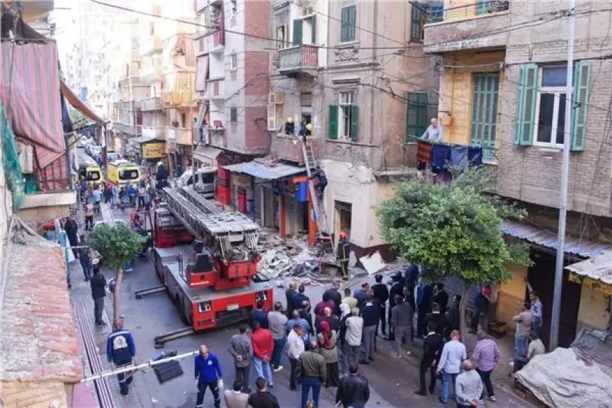 ننشر أسماء المصابين في حادث انهيار عقار كرموز بالإسكندرية