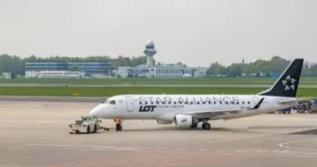 بولندا: لا إصابات بين ركاب طائرة انحرفت عن المدرج فى مطار فيلنيوس