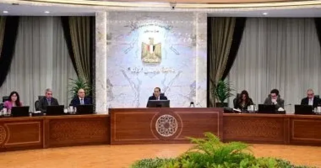 رئيس الوزراء يترأس اجتماع اللجنة الوزارية للسياحة