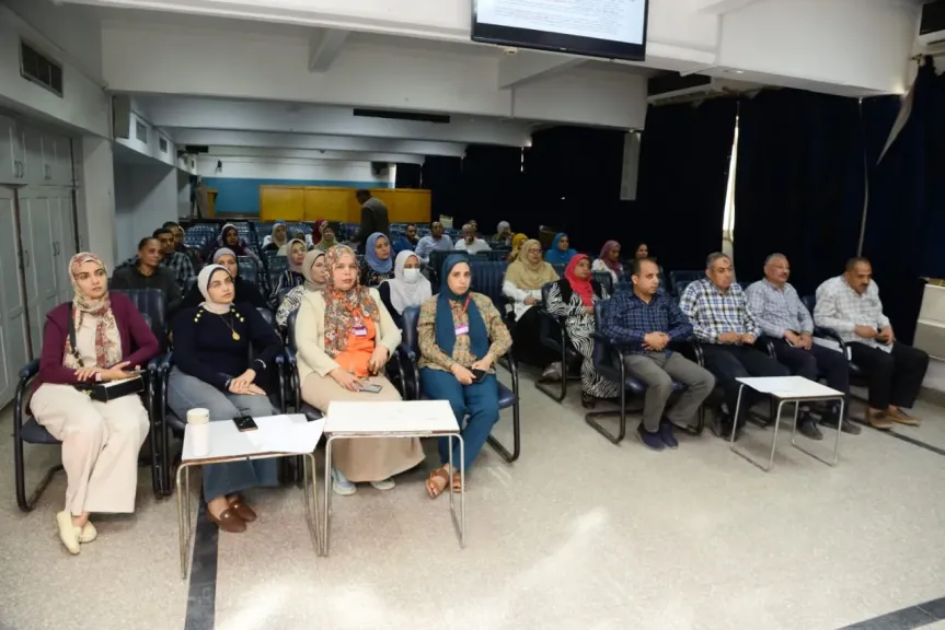 مستشفيات جامعة أسيوط تنظم دورة تدريبية حول معايير إدارة الموارد البشرية