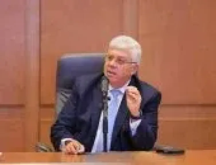 وزير التعليم العالي يعلن صدور قرارات جمهورية بتعيين قيادات جامعية جديدة