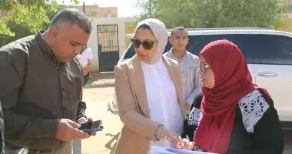 نائب محافظ الوادى الجديد تتفقد موقع إنشاء المركز الإبداعى ونادى الهجن