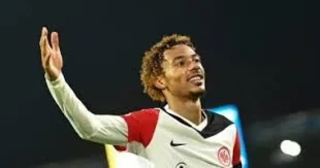 سلوت يكشف تفاصيل إصابة إيكيتيكي أمام آيندهوفن