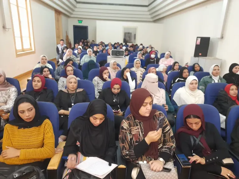 ضمن فعاليات حملة الـ16 يومًا لقاء توعوي بمركز الإبداع بدمنهور لمناهضة العنف ضد المرأة