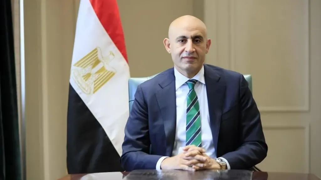 وزير التربية والتعليم يصدر قرارا وزاريا بشأن إعادة تنظيم العمل ونظام الدراسة والامتحانات بمدارس المتفوقين والموهوبين بكافة أنواعها