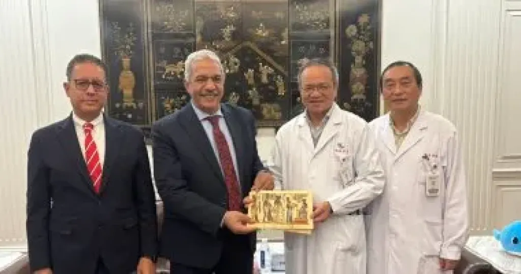 تعاون بين مسشتفى صينية وجامعة الأزهر لتبادل الخبرات وتدريب الأطباء