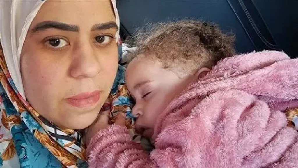 بعد الإفراج عنها، أم مكة تنشر أول صورة مع ابنتها وتعلق: كنتي وحشاني أوي يا ليلي