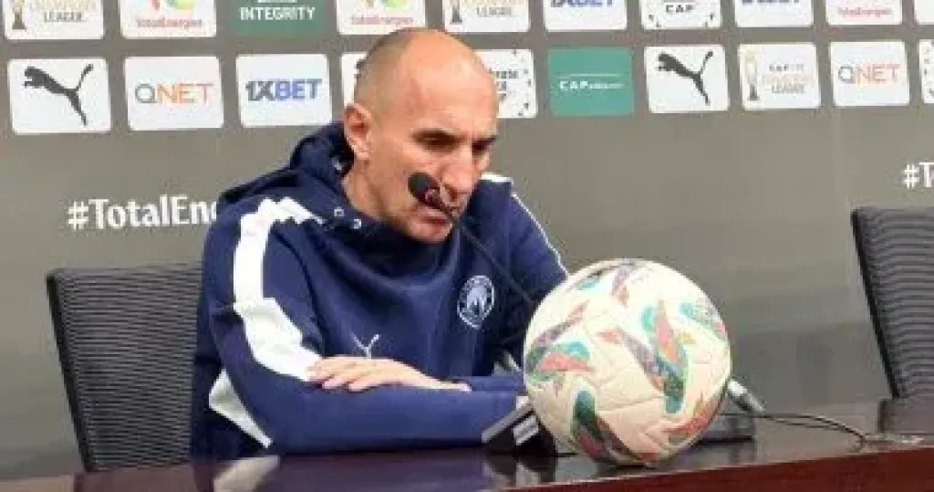 يورتشيتش والشناوى يحضران المؤتمر الصحفى لمواجهة ديناموز الزامبى