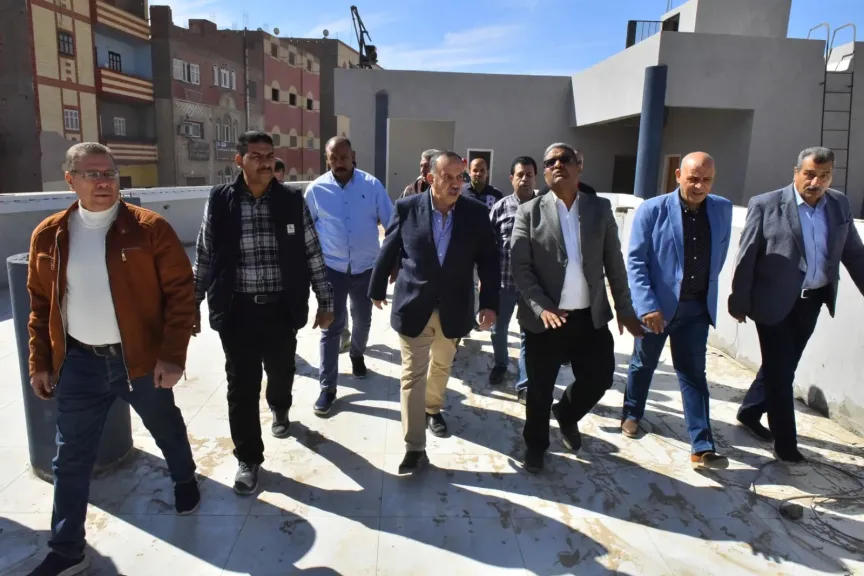 محافظ أسيوط يتفقد التشطيبات النهائية لسوق أبنوب الحضري والمبنى الإداري