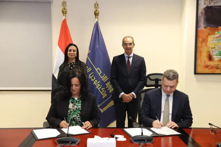 وزيرا الاتصالات والتضامن يشهدان توقيع بروتوكول تعاون لتأهيل ذوى الاضطرابات العصبية