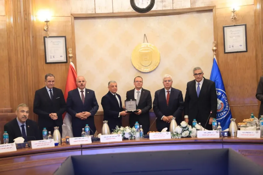 وزير التعليم العالي يكرّم جامعة الدلتا التكنولوجية الفائزة بلقب “افضل جامعة صديقة للبيئة” لعام 2025