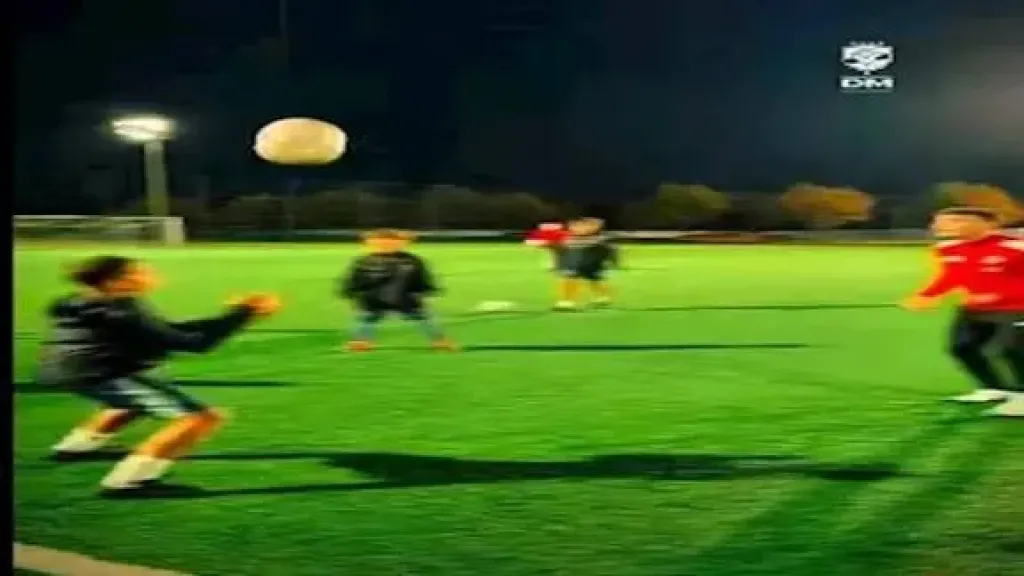 بداية نارية لزيزو.. تسديدة قوية وإنذار سريع أمام الجيش الملكى