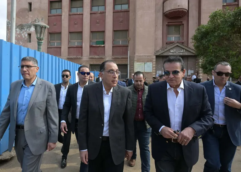 رئيس الوزراء يوجه بتسليم وحدات ”روضة السيدة 2” لمستحقيها بعدادات مسبقة الدفع